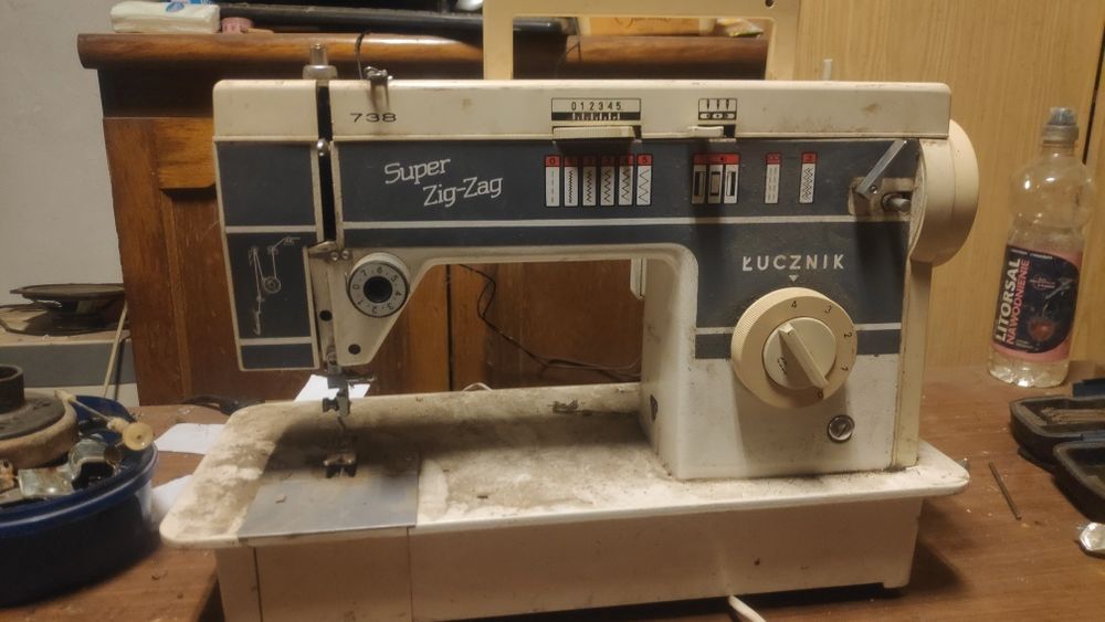 Uszkodzona maszyna do szycia łucznik 738 super zig-zag