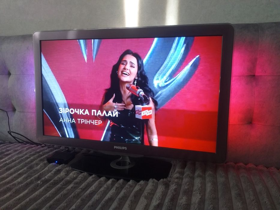 Чудовий телевізор Philips 32" Full HD. Internet. 100hz.