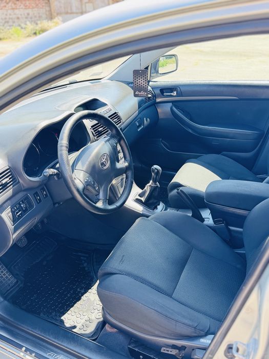 Продам Toyota Avensis 2003 року 2.0 D4D