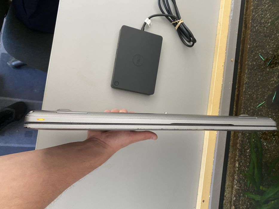 Laptop Dell Precision 3551 + stacja dokujaca.