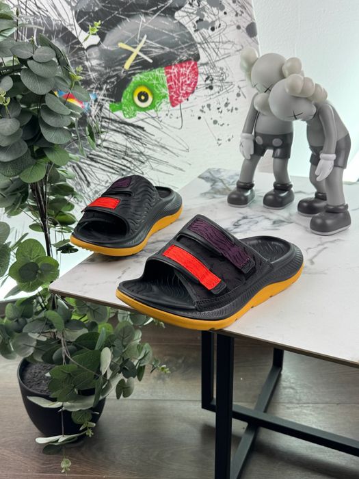 Нові тапочки шльопки Hoka Ora Luxe 38.5 розмір Е12478