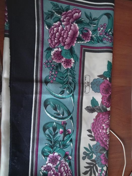 Продам платок на подарок 112х112 см