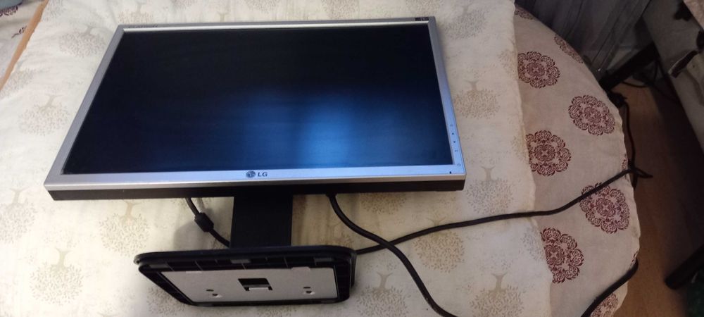 Computer Screen64309584622723120