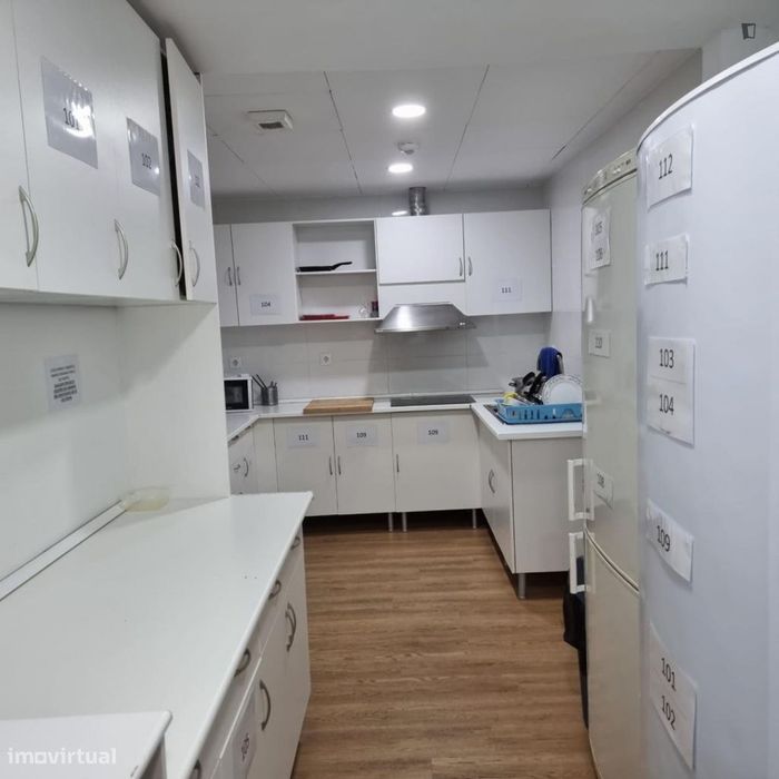 Quarto - localizado em Picoas Lisbon