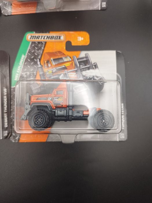 Resoraki modele  nr.3  zestaw 6 sztuk  autek Matchbox