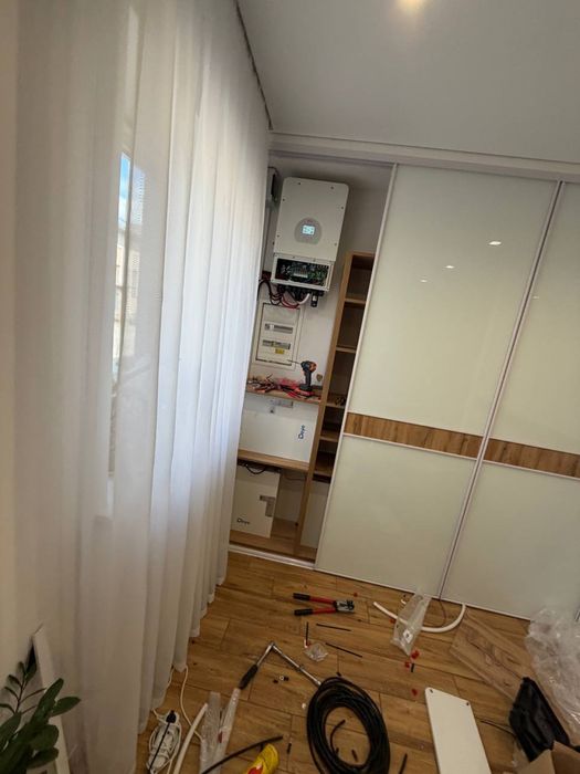 Гібридний інвертор Deye SUN-6K-SG05LP1-EU-AM2-P, 48 В, 6000 Вт, 1 фаза (безперебійник, UPS, ДБЖ)