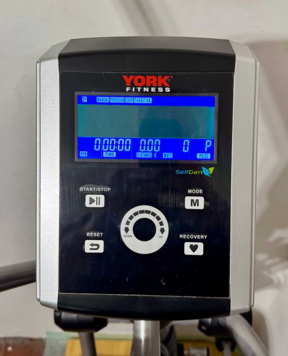 Orbitrek przednionapędowy YORK Fitness Excel 320 z generatorem