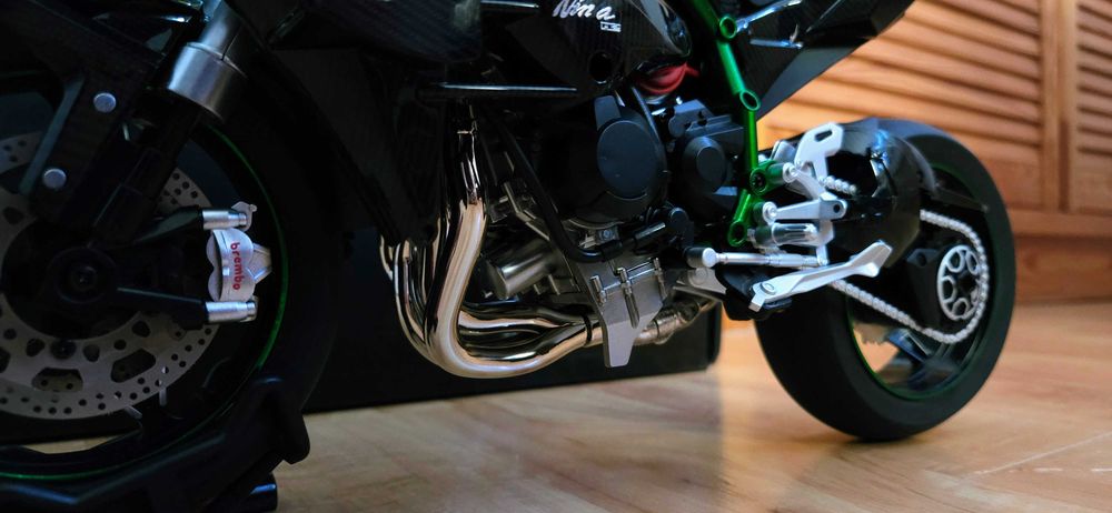 Kawasaki Ninja H2R model w skali 1:6- LED, Dymienie, dźwięki silnika