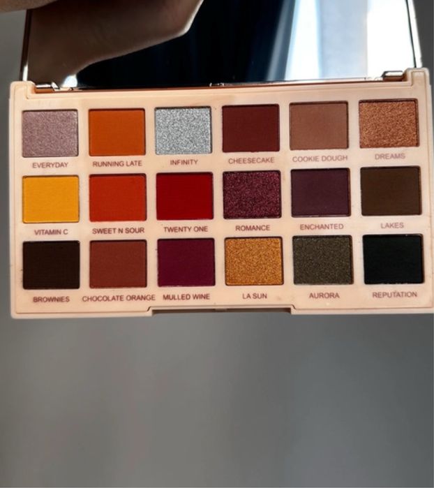 Makeup Revolution Soph X Extra Spice