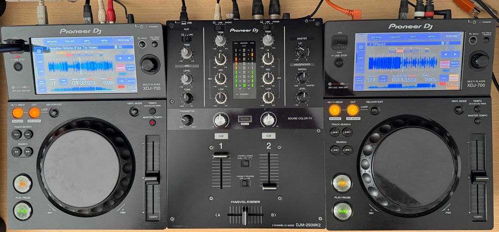 Pioneer DJM-250MK2 + 2x XDJ-700 + Capas