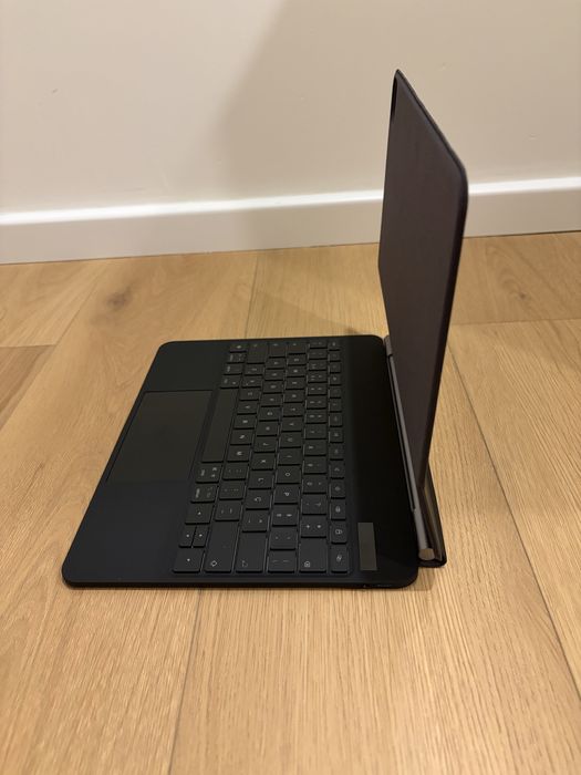Capa Teclado Magnético iPad Air 13” e iPad Pro 12.9”