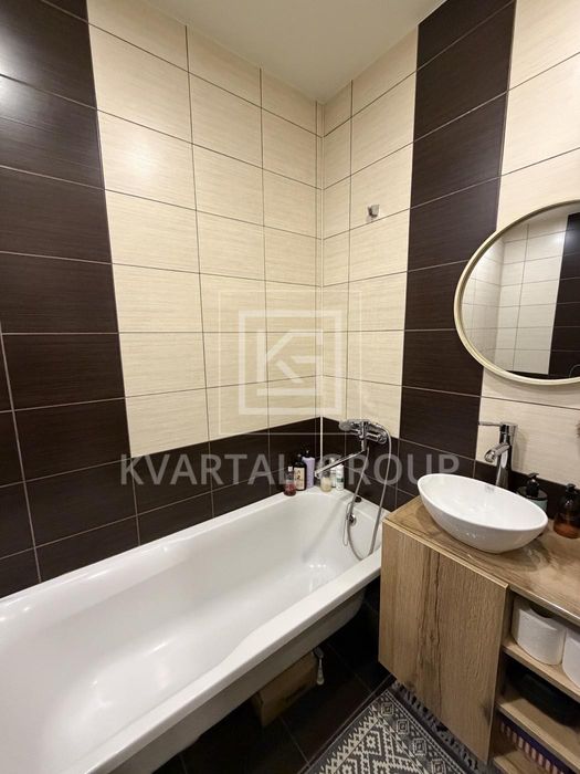 Без комісії. Квартира з дизайнерським ремонтом і центрі міста.