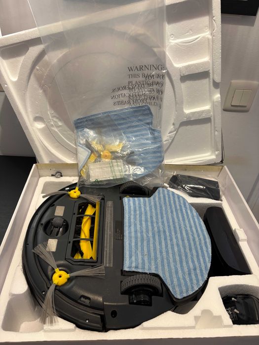Aspirador robô Electrolux B6009 como novo
