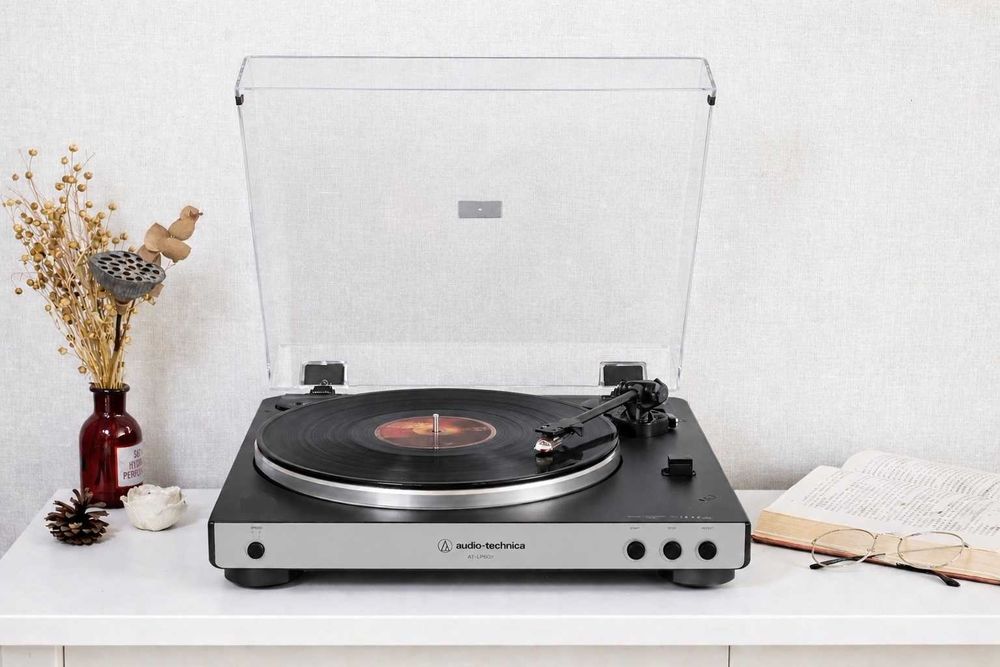 Вініловий програвач вінілу Audio-Technica AT-LP60x USB, автоматичний