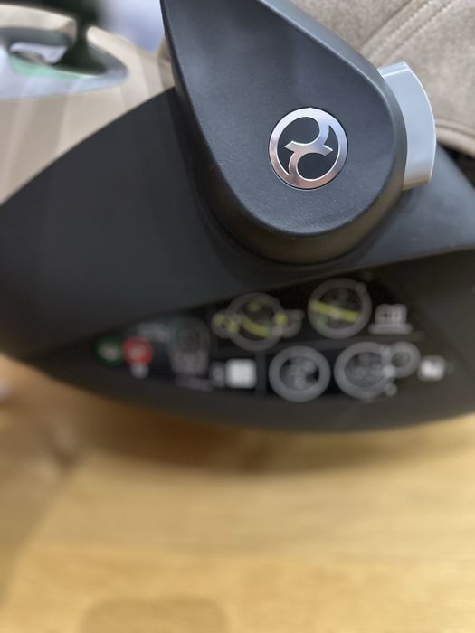 Cybex cloud T i-size plus