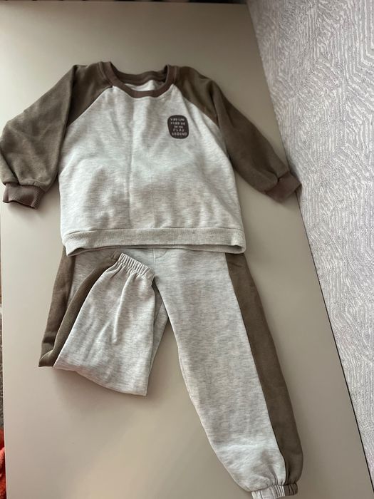 Продам стильний костюм Reserved 110