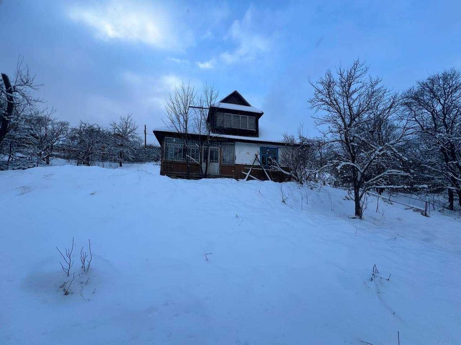Земельна ділянка з будинком (світло, вода) село Татарів