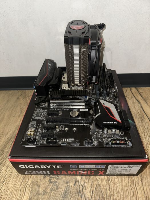 Комплект i5 9600k , gigabyte z390 , 16gb ddr4 2666 2x8gb, msi frozr L