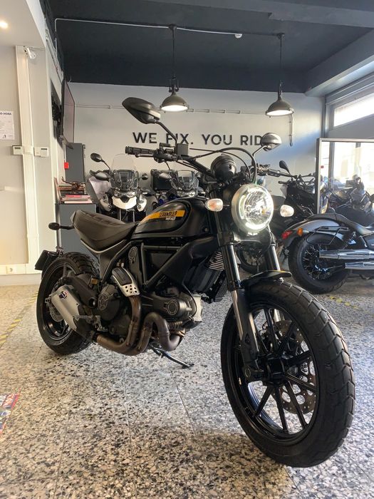 Ducati Scrambler 800 com apenas 3090 Kms