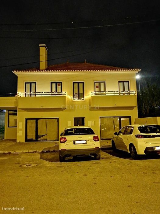 2 Lojas Arrendamento _ Caparica