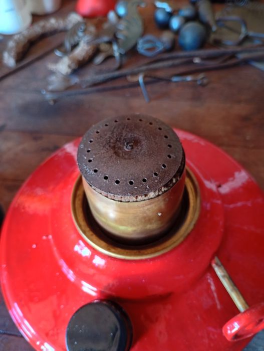 Piecyk na naftę malowany