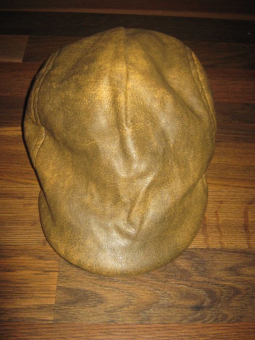 Кожаная кепка,в хорошем состоянии