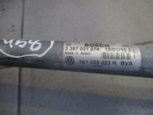 Haste / braço de escova limpa vidros frente esquerda VOLKSWAGEN Golf V