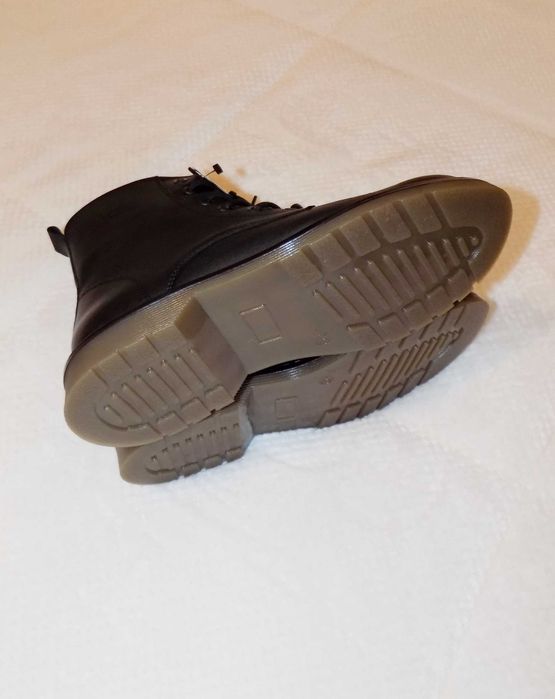 Botas pretas de couro com atacadores Drakart