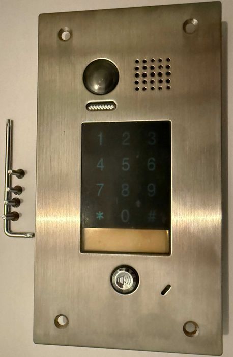 Zewnętrzny monitor Vidos Duo S1401D uszkodzony domofon