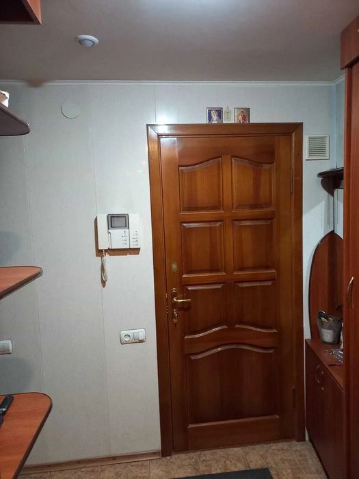 Продам великогабаритну однокімнатну квартиру біля автовокзалу - 38 м.