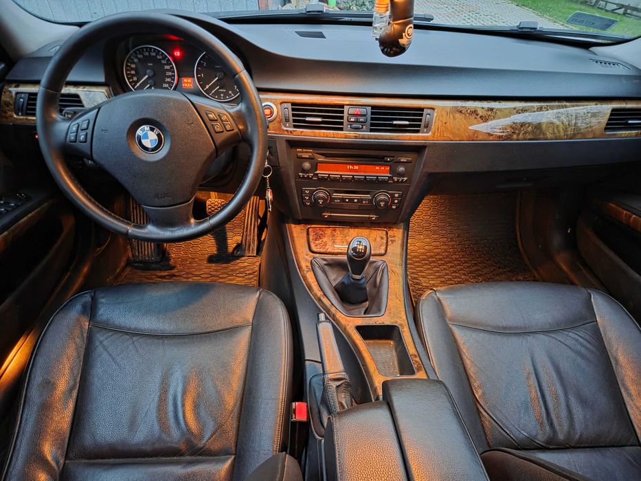 2005 BMW E91 320i