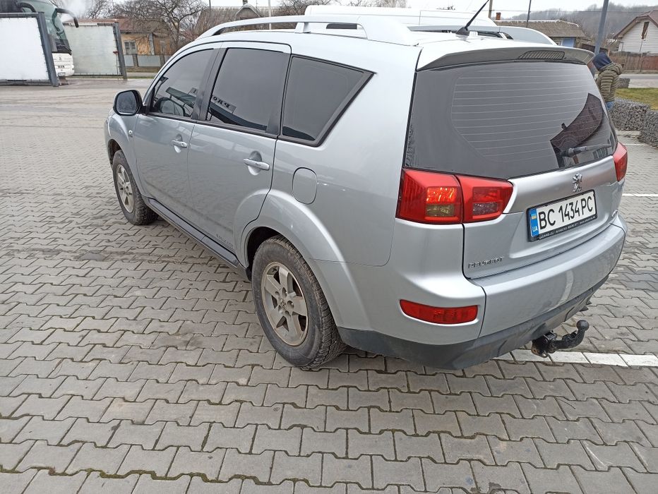 Кросовер  PEUGEOT 4007