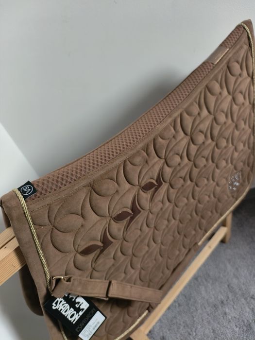 Czaprak skokowy Eskadron velour almond Full Vs