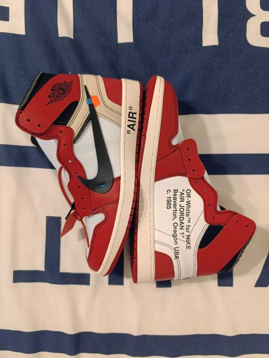46 - Off White Nike Air Jordan 1 Chicago