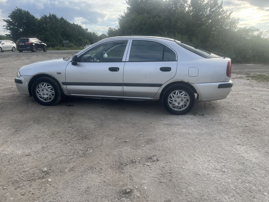 Поодам Mitsubishi Carisma 2000