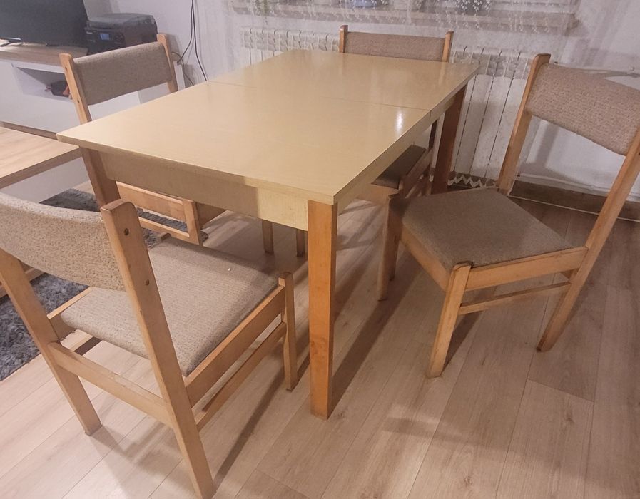 Komplet PRL stół i krzesła