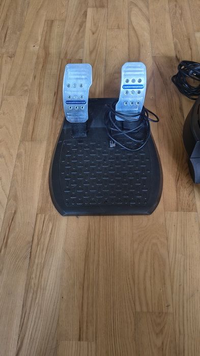 Thrustmaster 300 kierownica z ręcznym