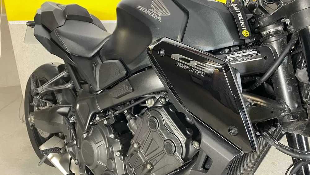 HONDA CB650R - Black Edition (75 kw)