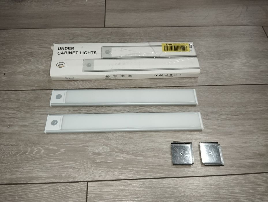 Listwy podszafkowe LED