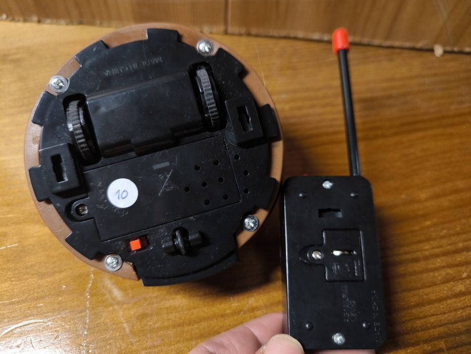 Robô Coco com Comando.
Brinquedo divertido em forma de coco com contro