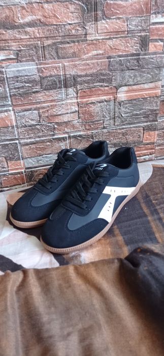 Buty sportowe 39-25 cm