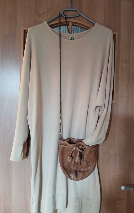 Torebka skórzana typu worek Zara.