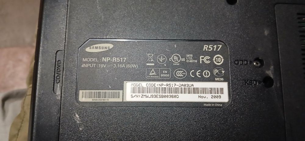 Ноутбук Samsung NP-R517