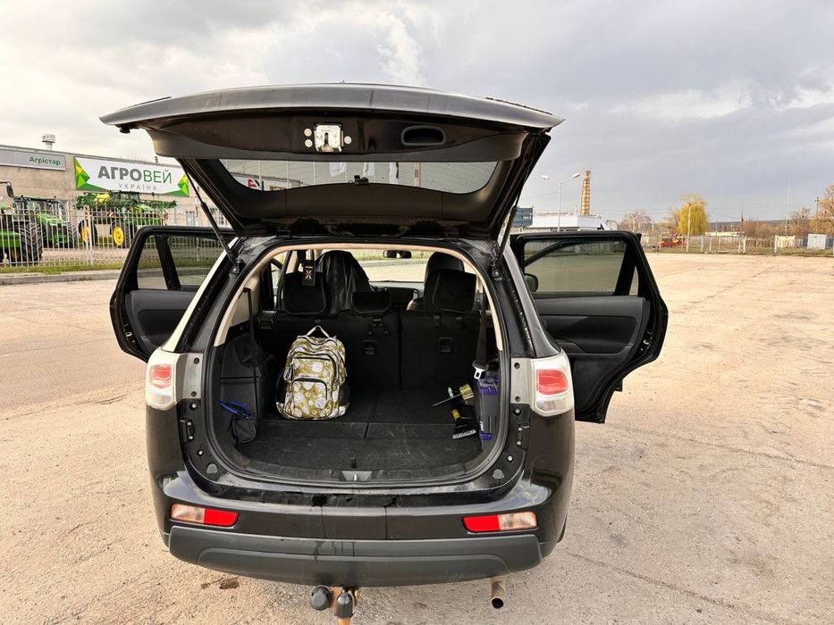 mitsubishi outlander 3