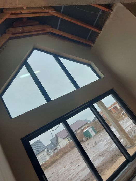 Sierpień Okienko Tynki Maszynowe Tynkowanie Okienko Gipsowe Gładkie