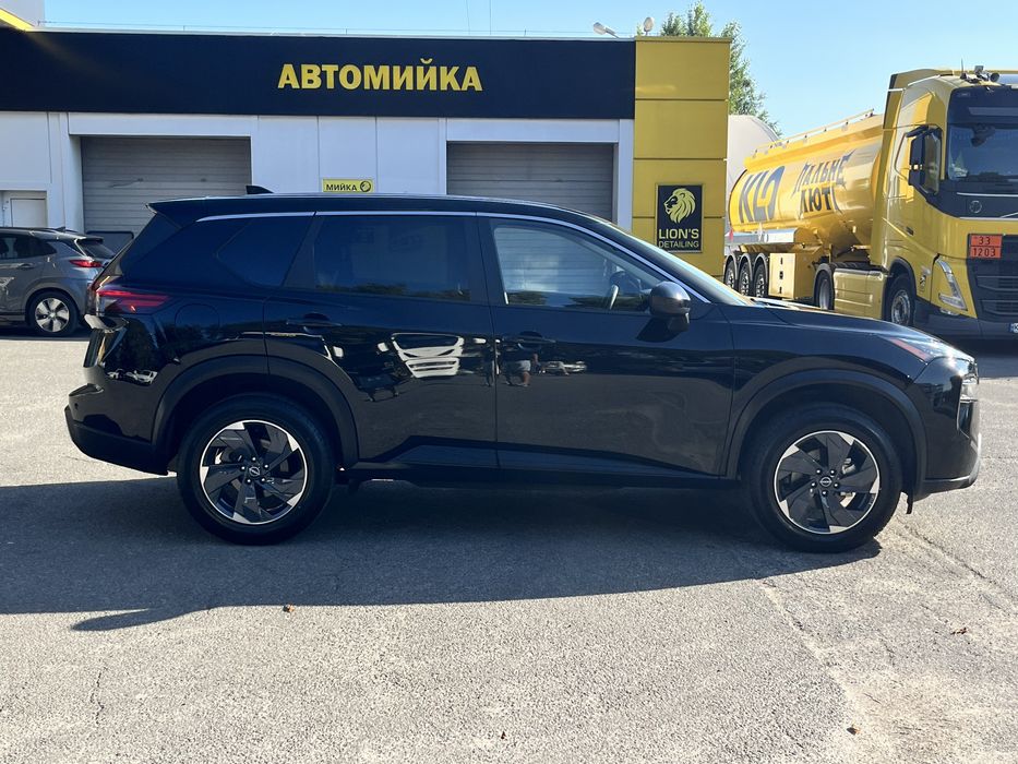 Nissan Rogue SV awd 2025p гарний стан авто