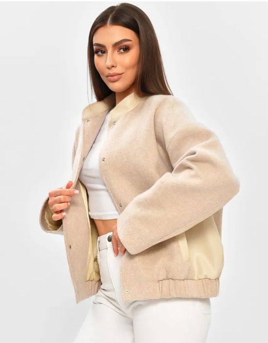 Дівчатка, лишився останній) Шикарні курточки-бомбери на весну в молочн