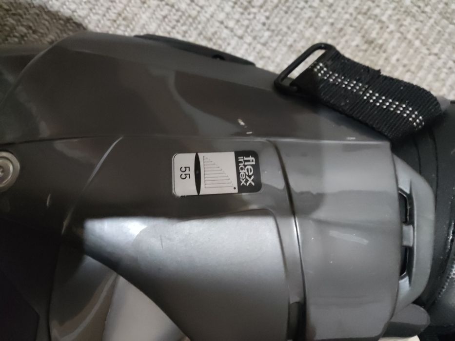 Vendo dois pares de botas de ski