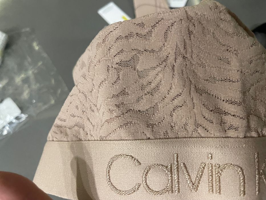 Kelvin Klein. Комплект бра и трусики стрейч гипюр р М черного цвета