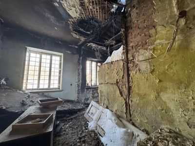 Частки будівлі, 26\100- 408,6 кв. м. Жовква, Лесі Українки, будинок 1